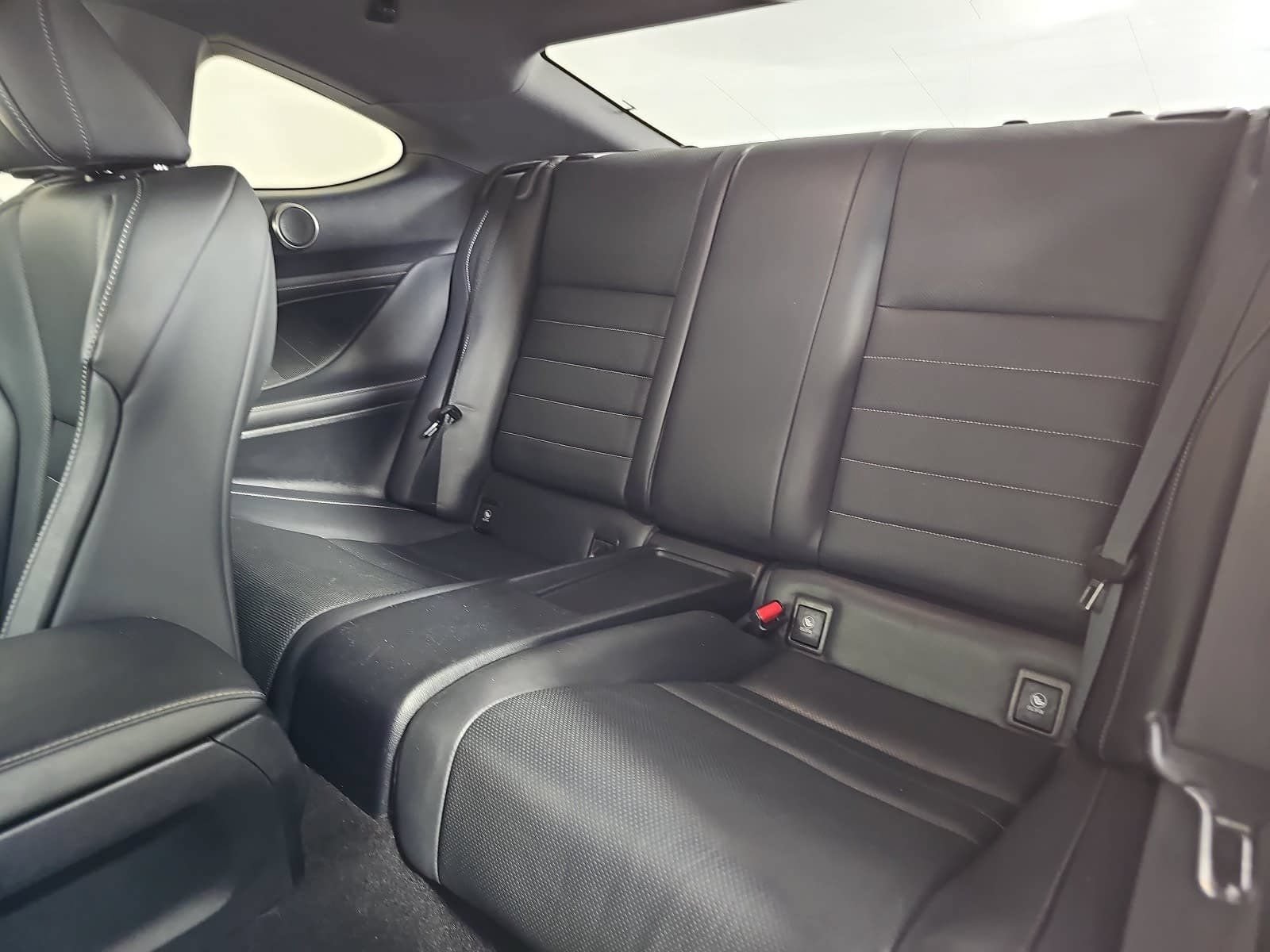 Used 2015 Lexus RC 350 w/ Luxury Package RWD image 11
