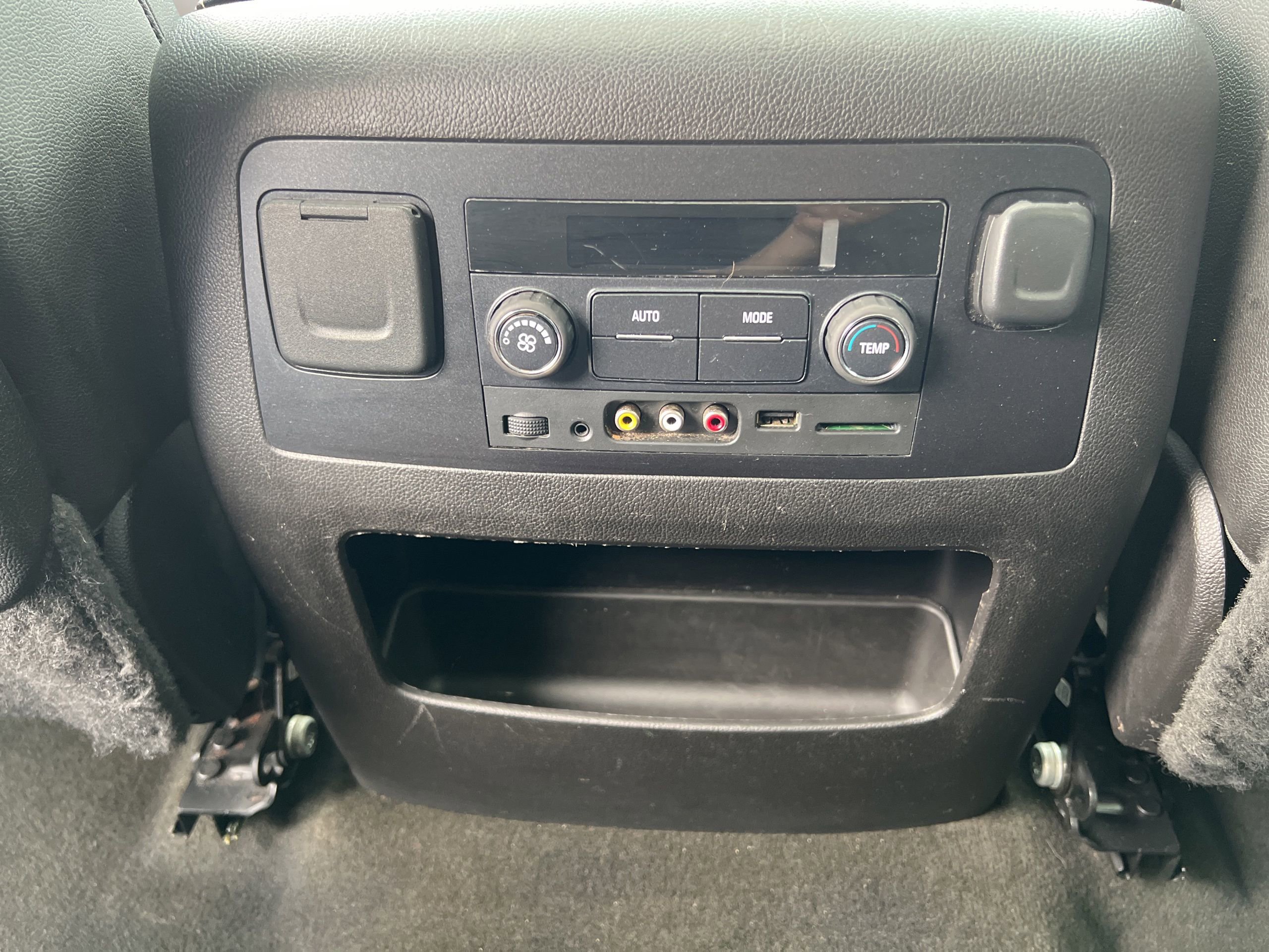 Used 2015 Chevrolet Tahoe LT AWD/4WD image 28