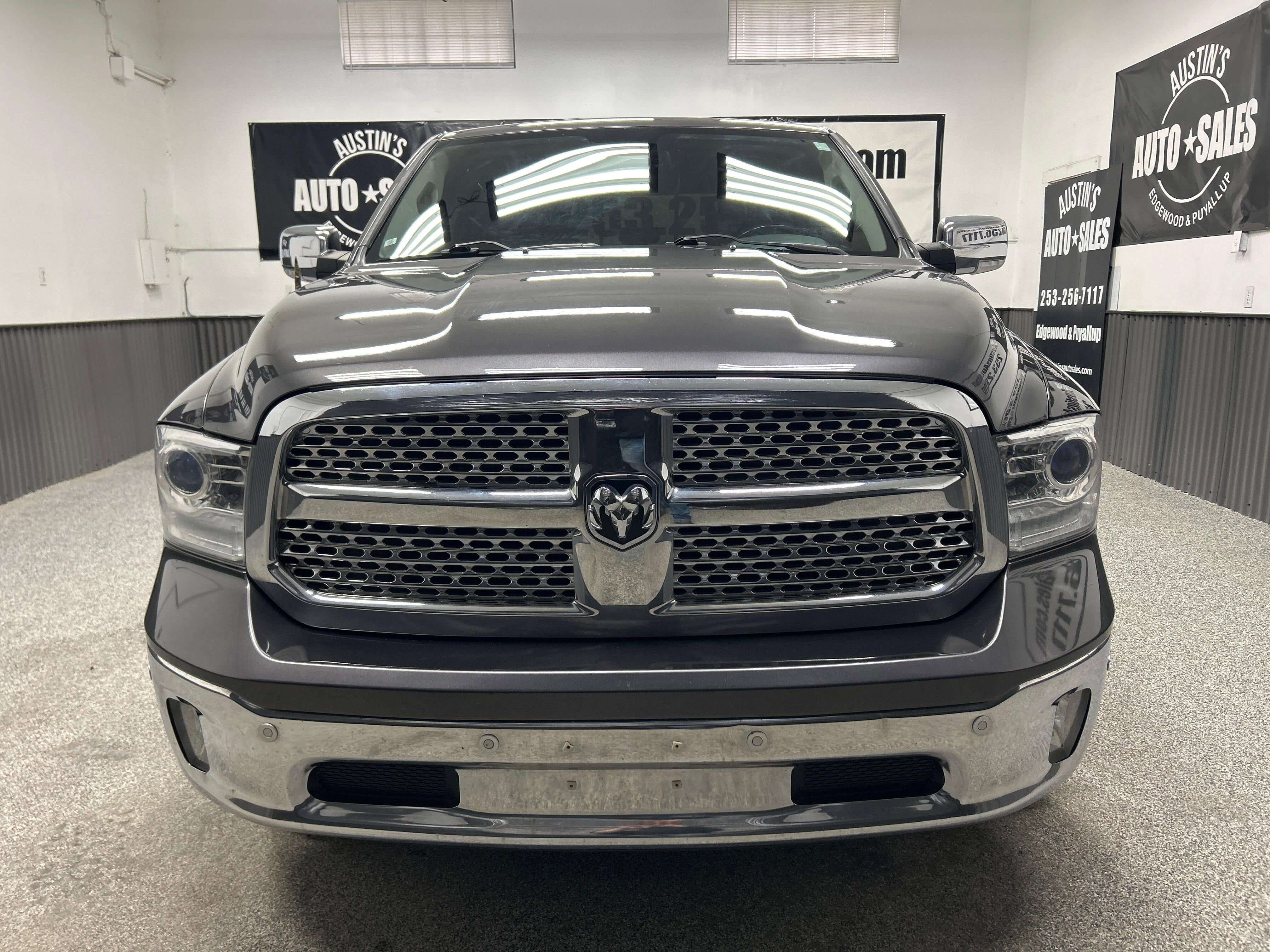 Used 2015 RAM 1500 Laramie w/ Convenience Group AWD/4WD image 2