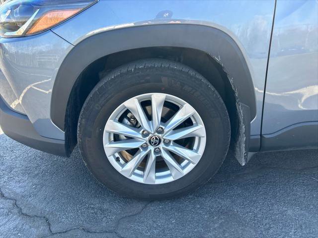Certified 2025 Toyota Corolla Cross LE w/ Moonroof Package AWD/4WD image 28