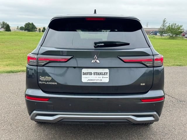 Used 2025 Mitsubishi Outlander SE FWD image 5