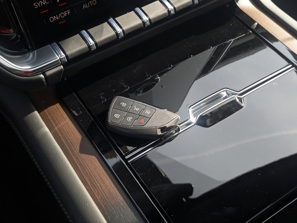 New 2026 GMC Yukon Denali w/ Sun & Power Step Package image 29