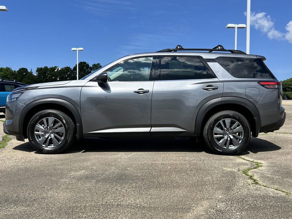 New 2025 Nissan Pathfinder SV w/ SV Premium Package image 4