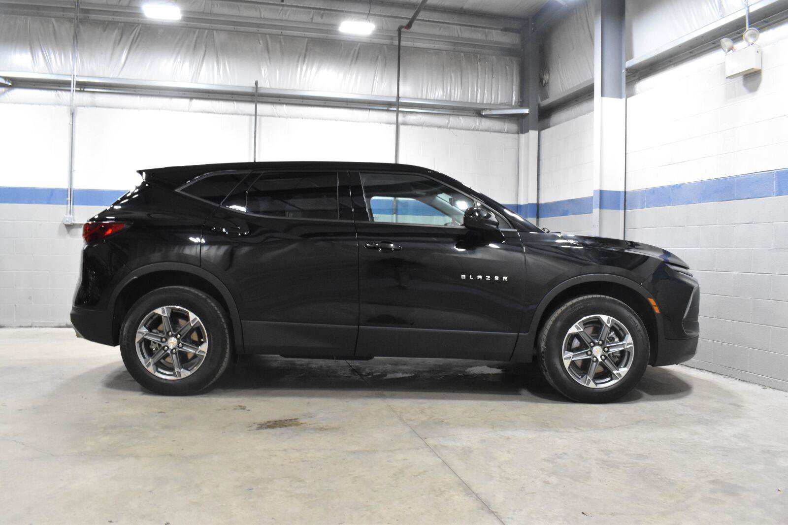 Used 2025 Chevrolet Blazer LT FWD image 25