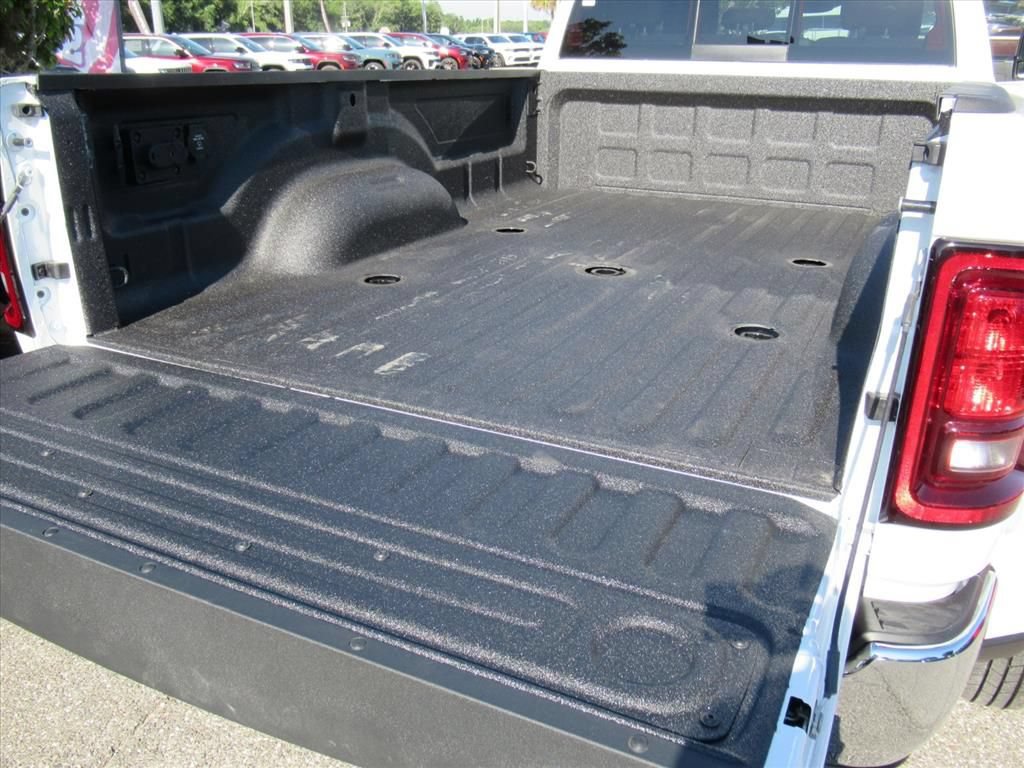 New 2026 RAM 3500 Tradesman AWD/4WD image 27