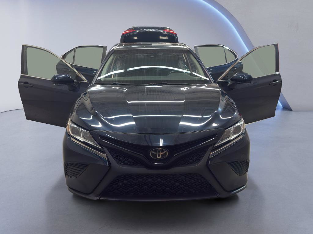 Used 2018 Toyota Camry SE w/ Moonroof Package FWD image 10