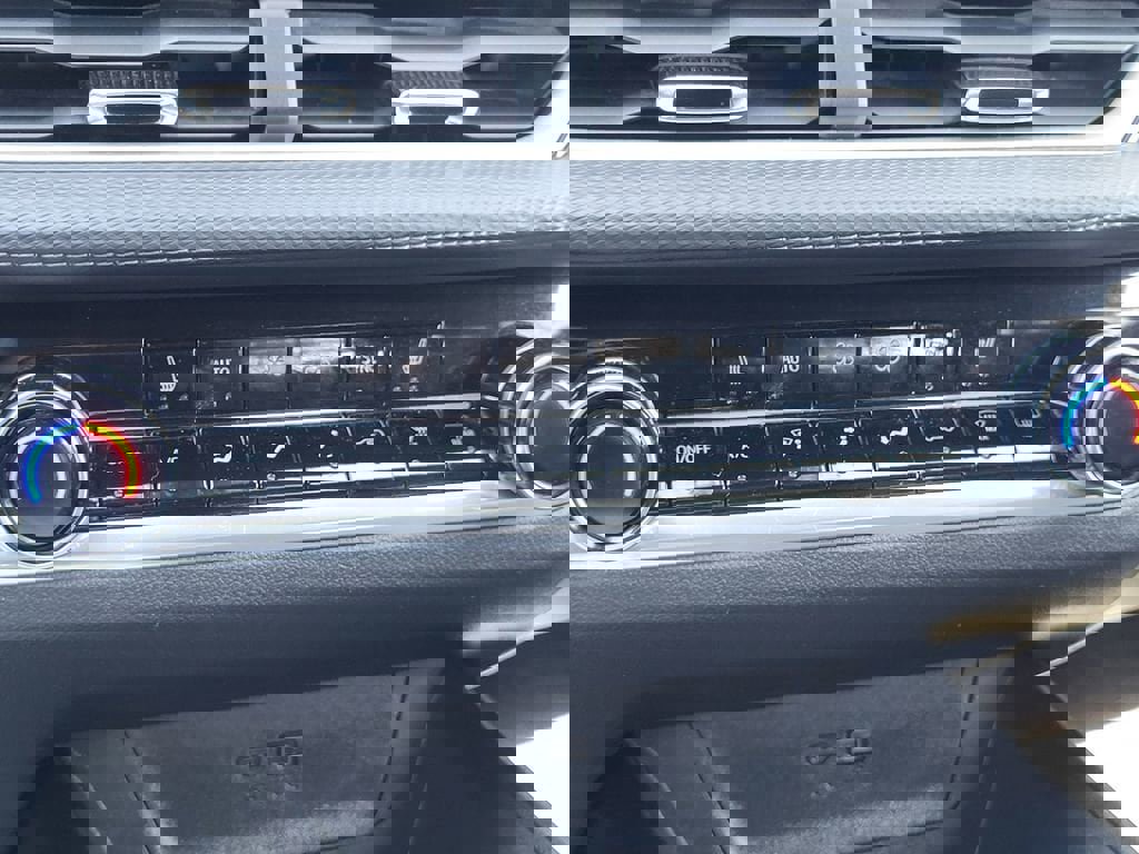 Certified 2025 Chevrolet Equinox LT w/ Convenience Package II FWD image 14