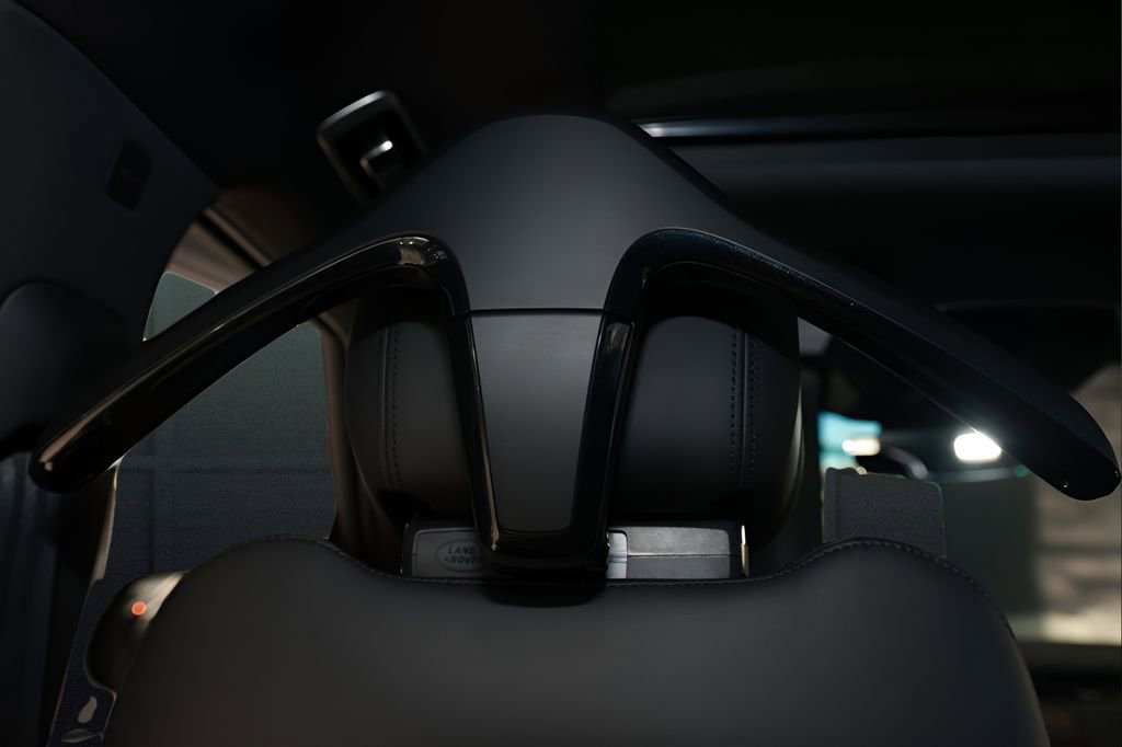 Used 2023 Land Rover Range Rover Sport SE Dynamic image 31