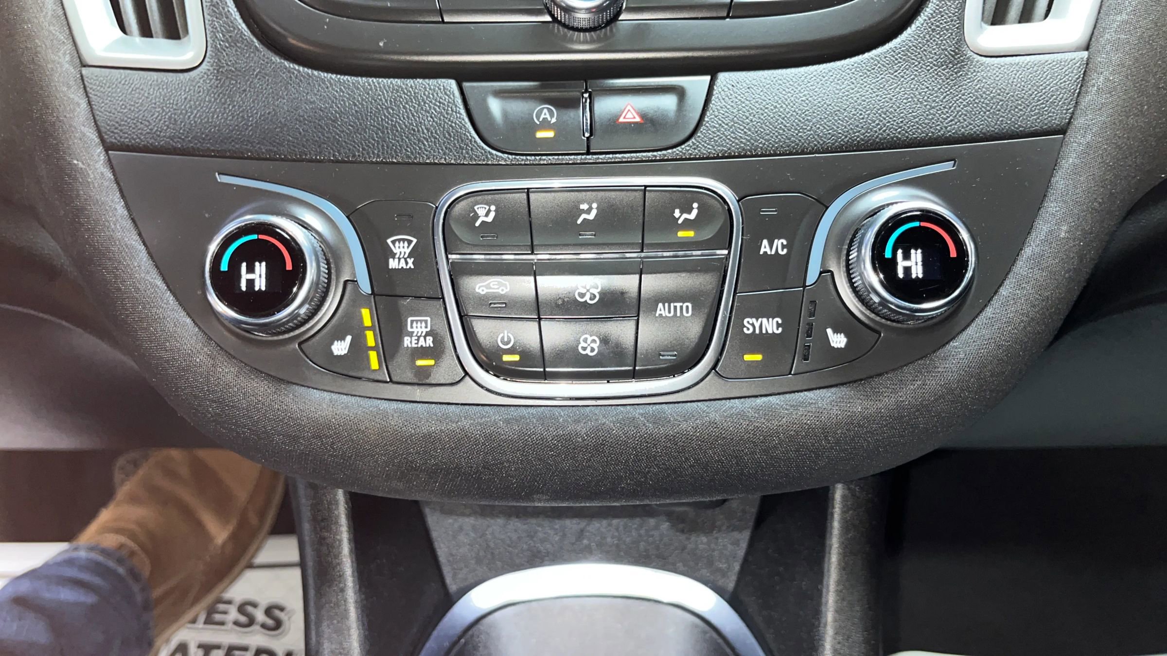 Used 2022 Chevrolet Malibu LT image 29