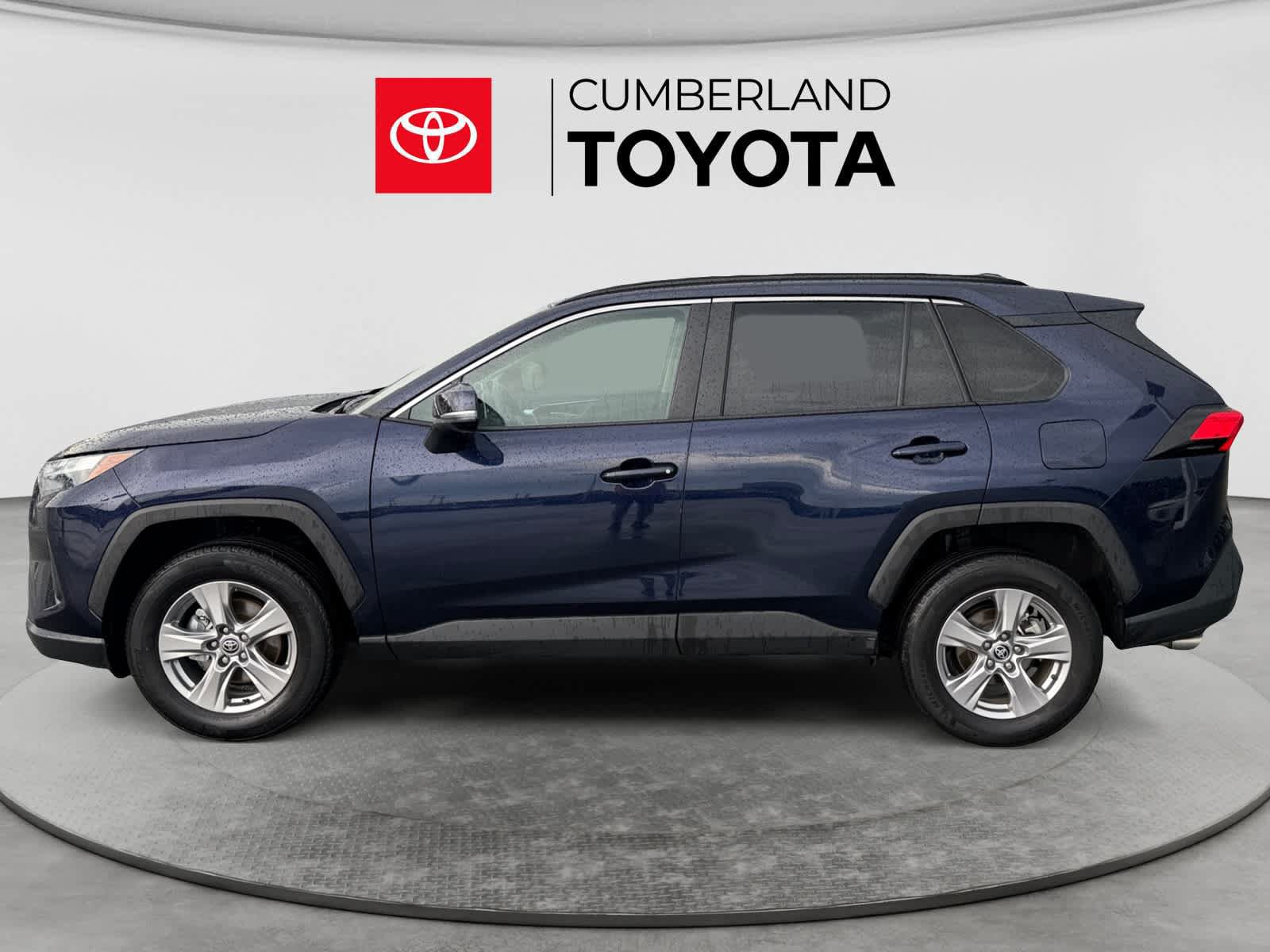 Used 2025 Toyota RAV4 XLE AWD/4WD image 2