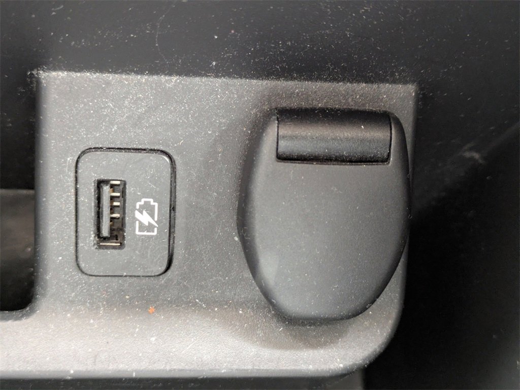 Used 2018 Nissan Rogue SV w/ Premium Package image 25