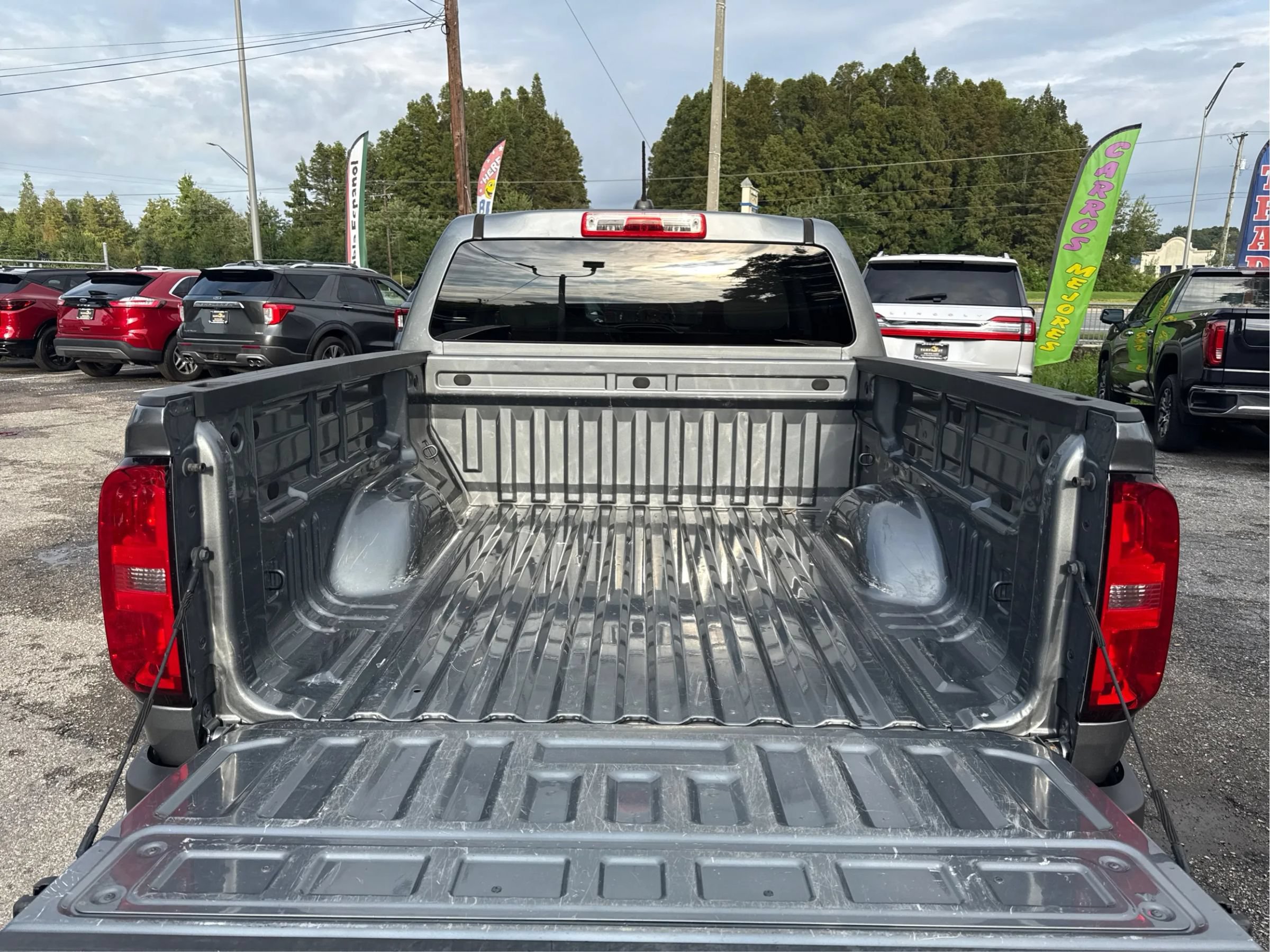 Used 2022 Chevrolet Colorado W/T w/ WT Convenience Package RWD image 14
