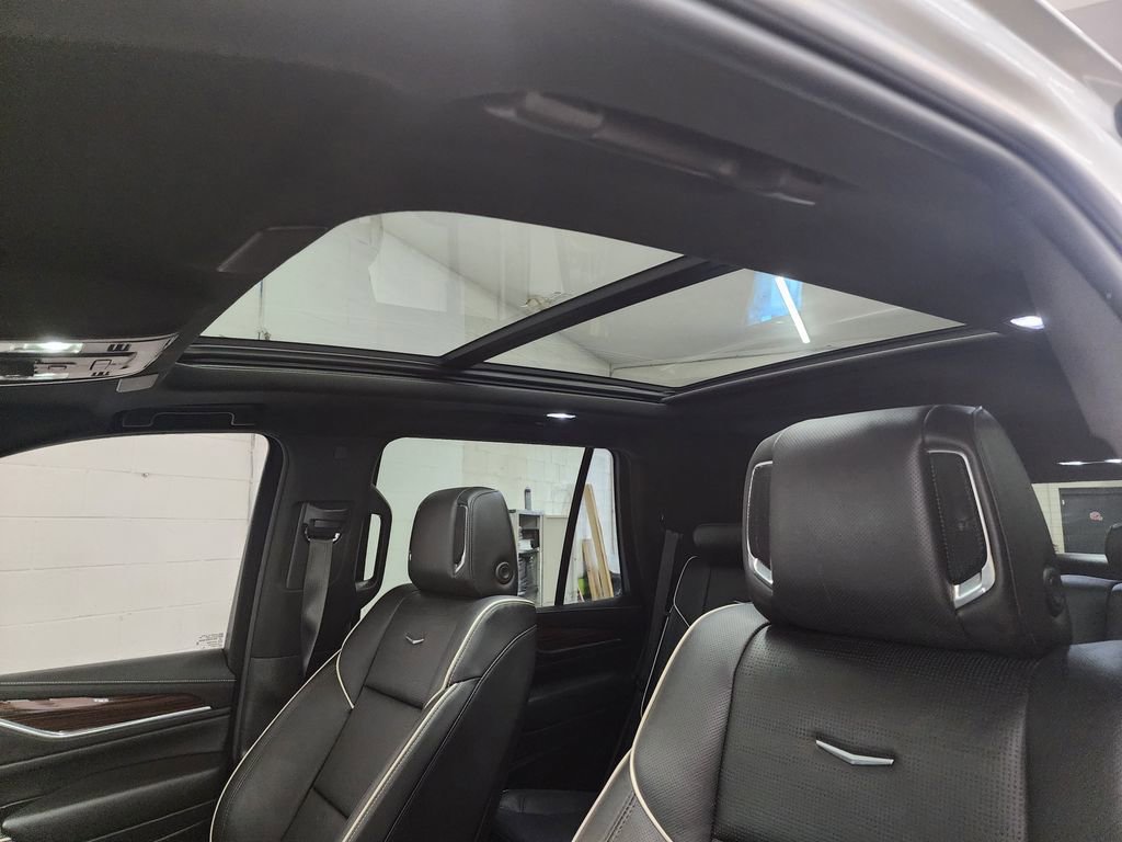 Used 2021 Cadillac Escalade Premium Luxury w/ Performance Package AWD/4WD image 26