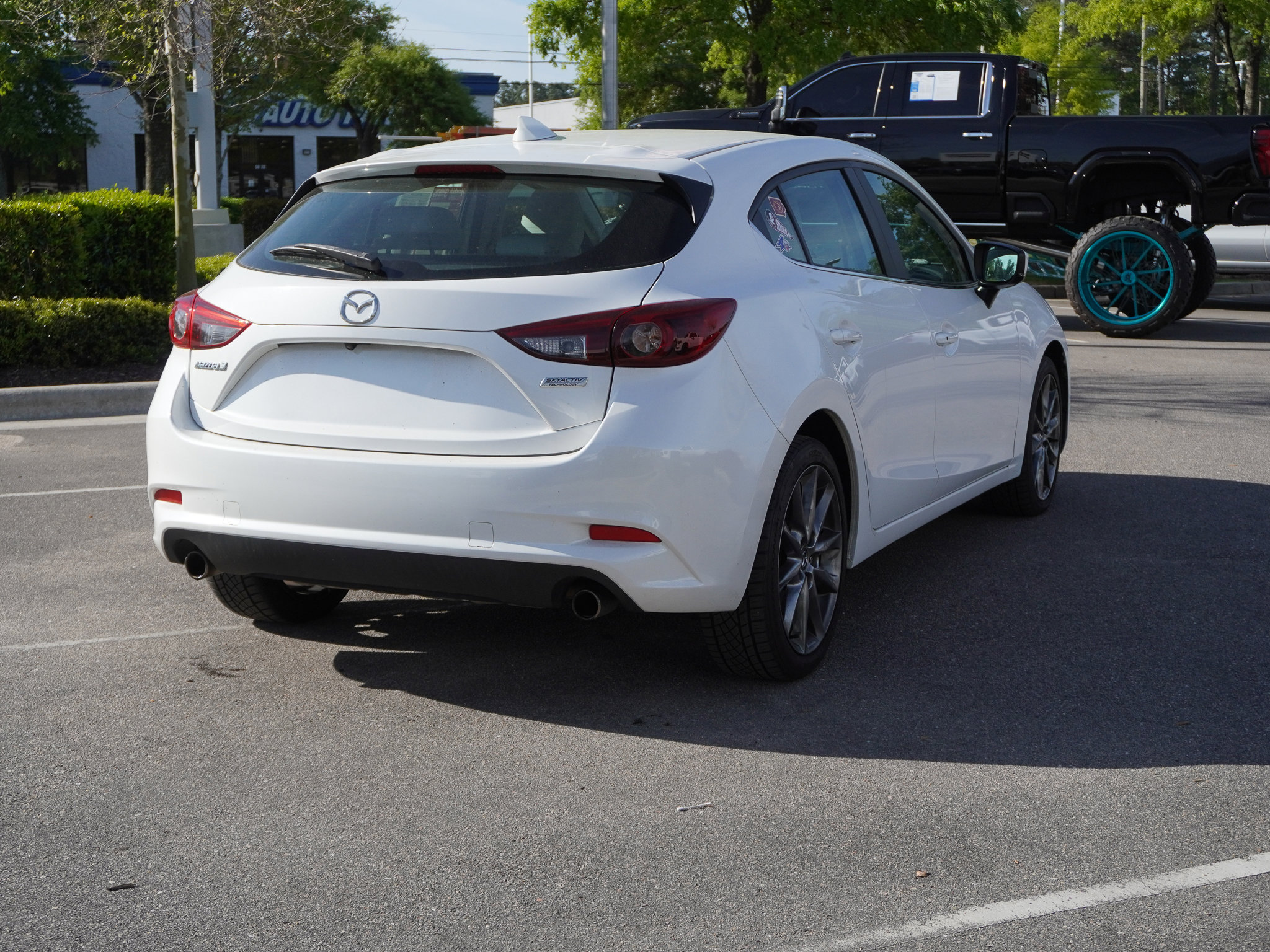 Used 2018 MAZDA MAZDA3 Grand Touring w/ Premium Equipment Package image 10