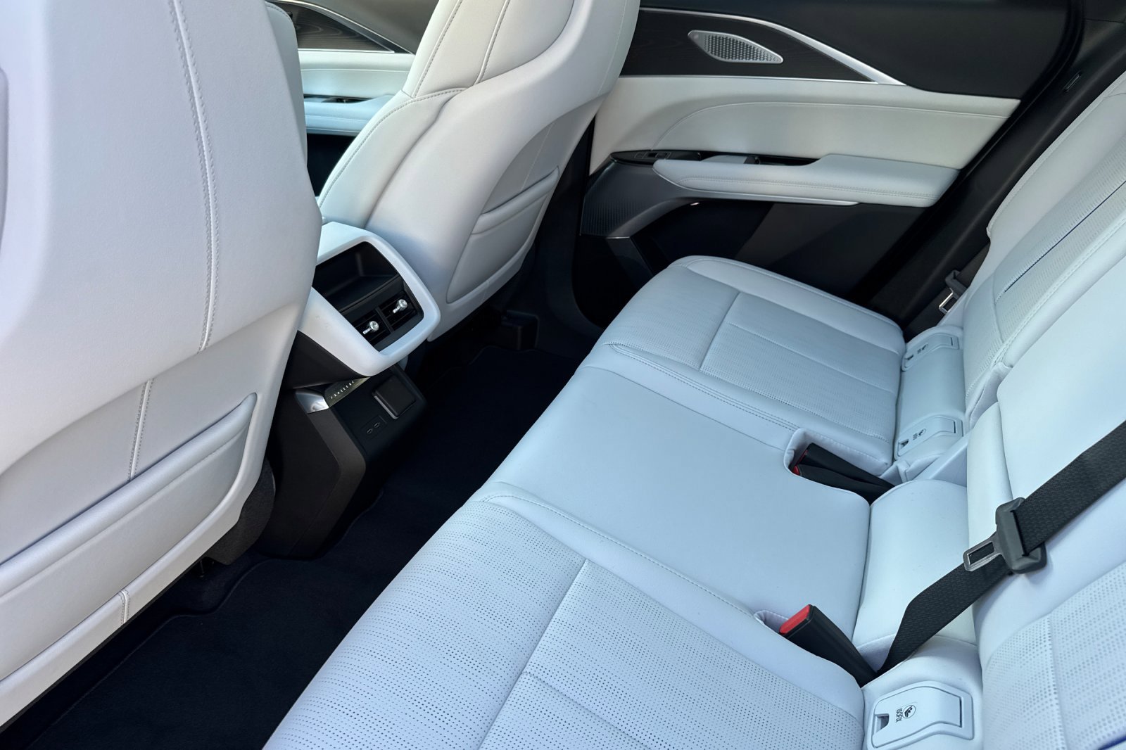 New 2026 Cadillac Lyriq Premium Sport w/ LPO, Floor Liner Package AWD/4WD image 12