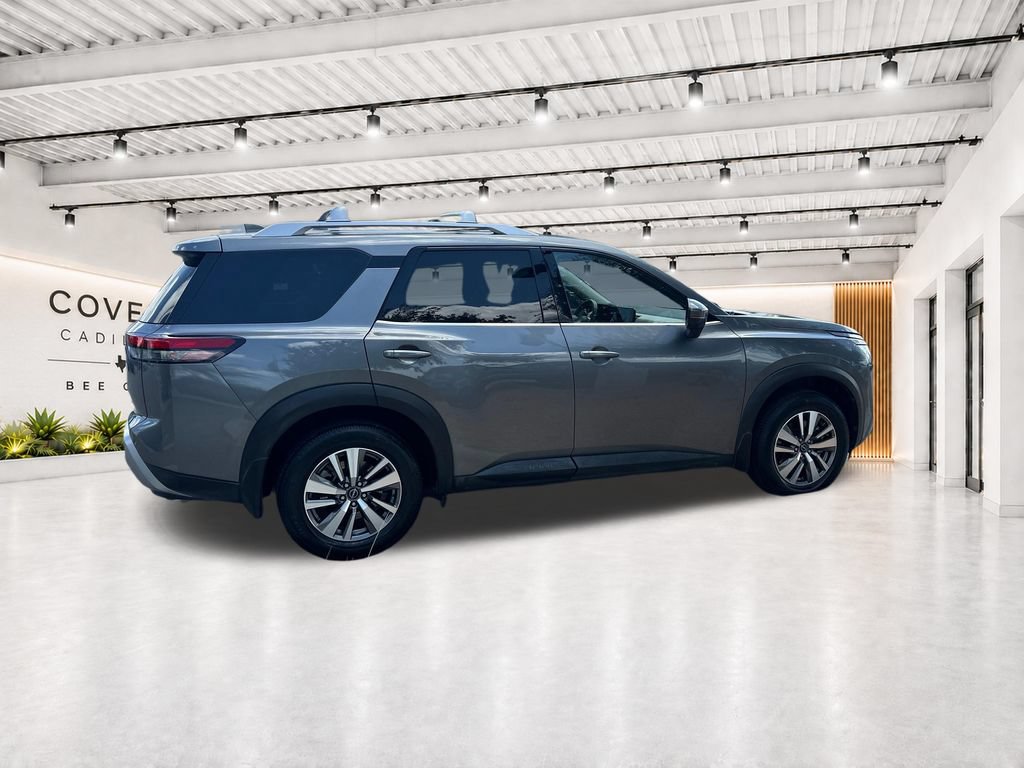 Used 2023 Nissan Pathfinder SL AWD/4WD image 12