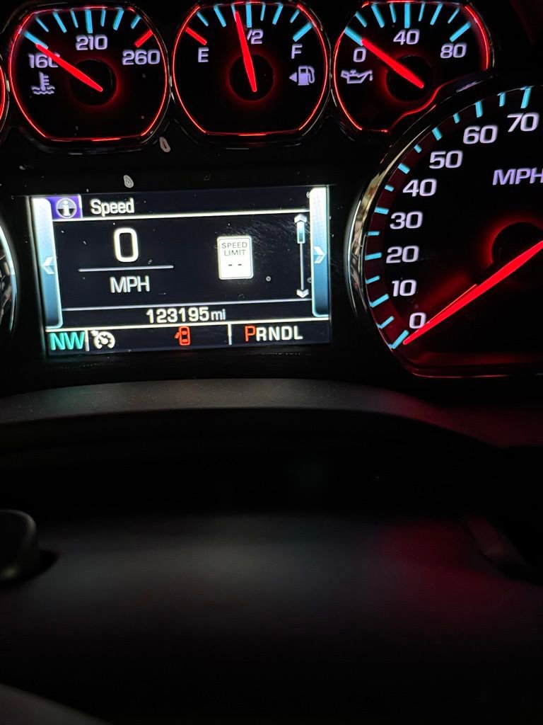 Used 2020 Chevrolet Suburban LT image 3