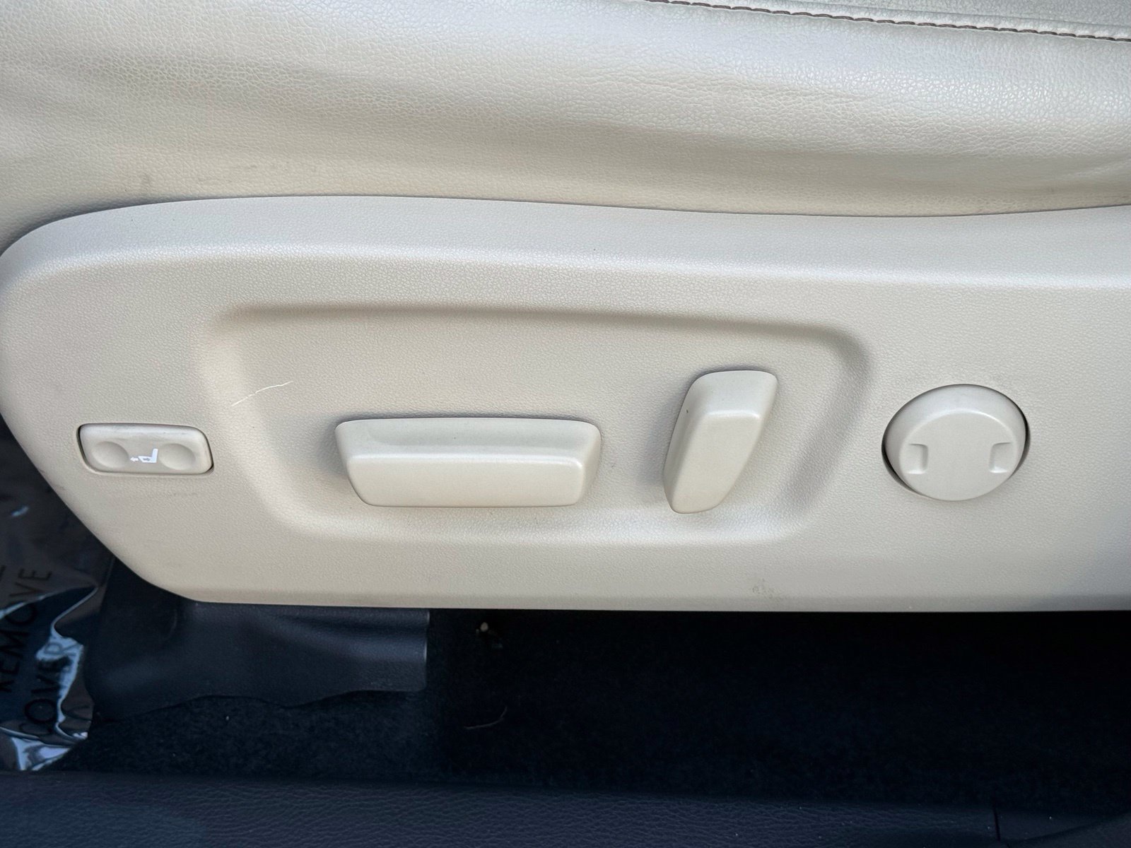 Used 2018 Toyota Highlander XLE FWD image 24
