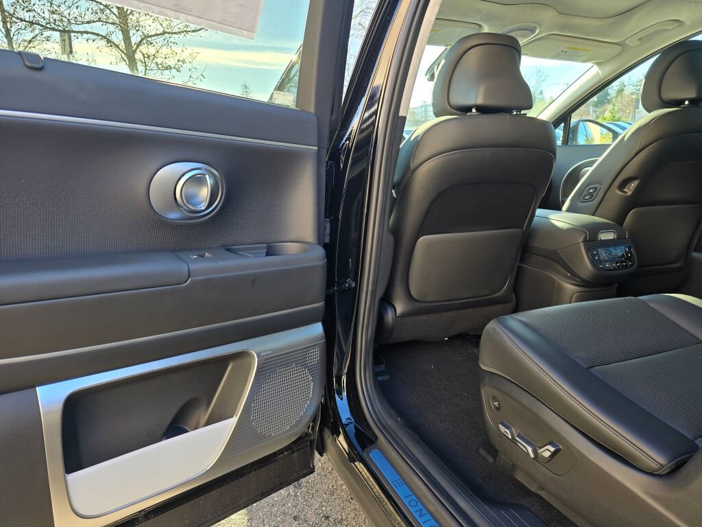 New 2026 Hyundai Ioniq 9 Calligraphy image 15