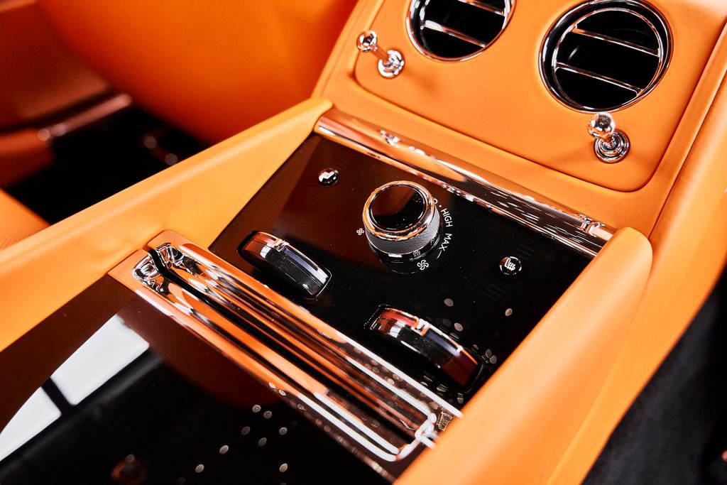 Used 2025 Rolls-Royce Spectre w/ Spectre Launch Package image 42