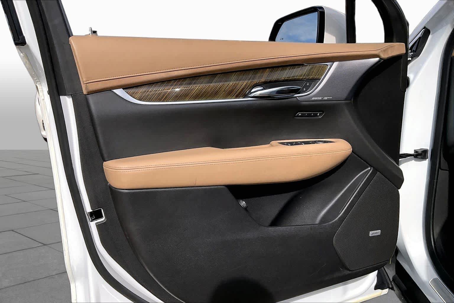 Used 2021 Cadillac XT6 Premium Luxury w/ Platinum Package FWD image 19