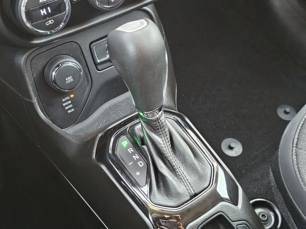 Used 2017 Jeep Renegade Altitude w/ Safety & Security Group image 29