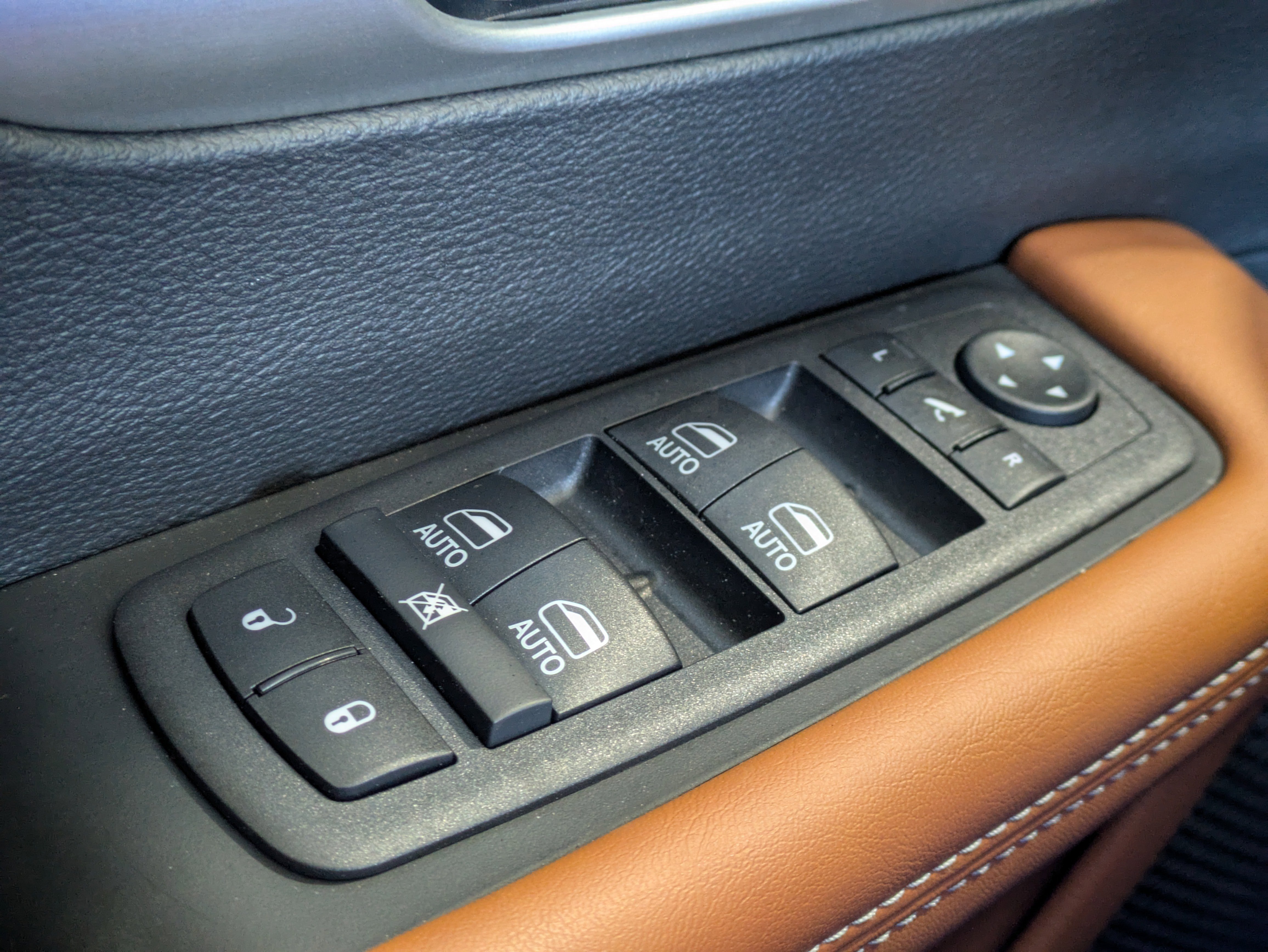 New 2026 Chrysler Pacifica Pinnacle w/ Trailer Tow Group image 27