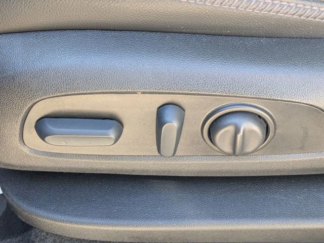 Used 2023 GMC Terrain Denali image 15