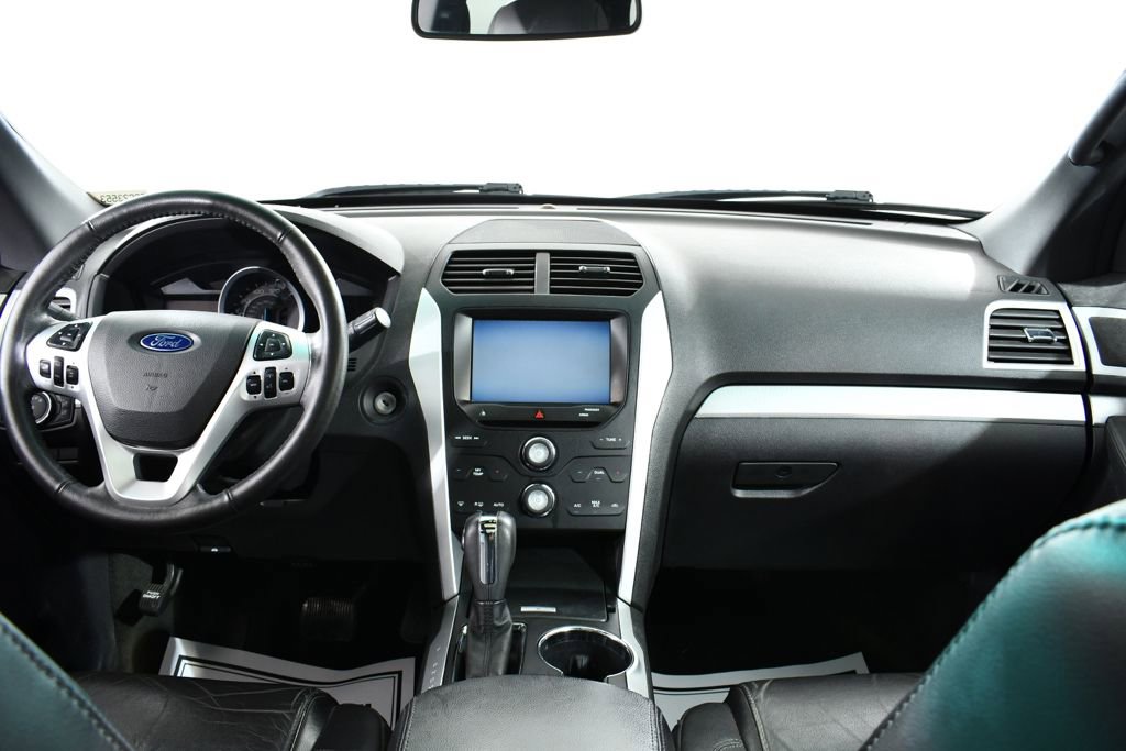 Used 2014 Ford Explorer XLT w/ Equipment Group 202A image 7