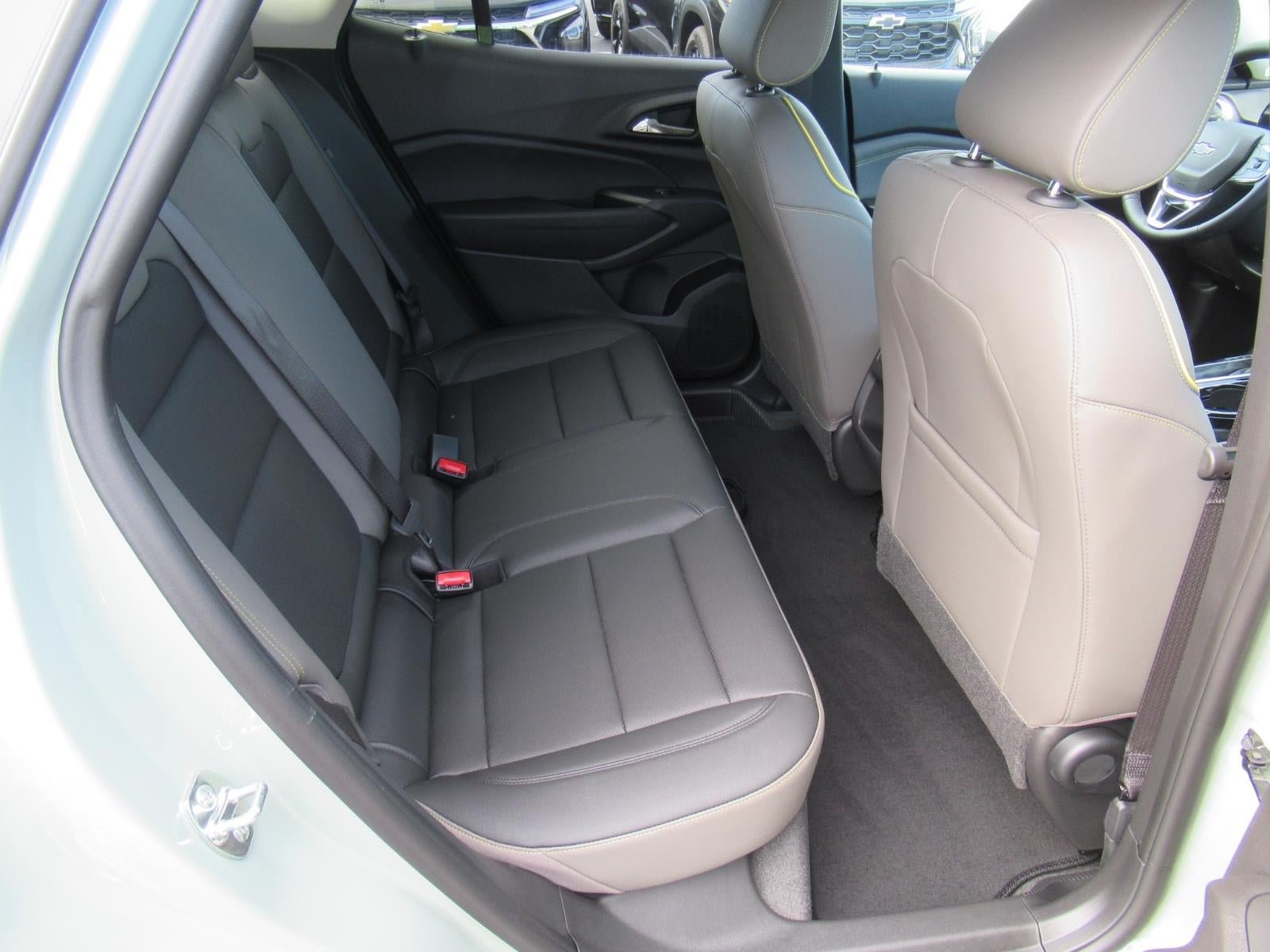 New 2026 Chevrolet Trax ACTIV w/ Sunroof Package FWD image 28