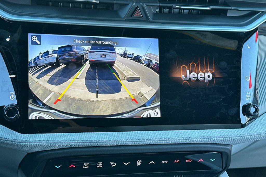 New 2026 Jeep Cherokee Laredo AWD/4WD image 19