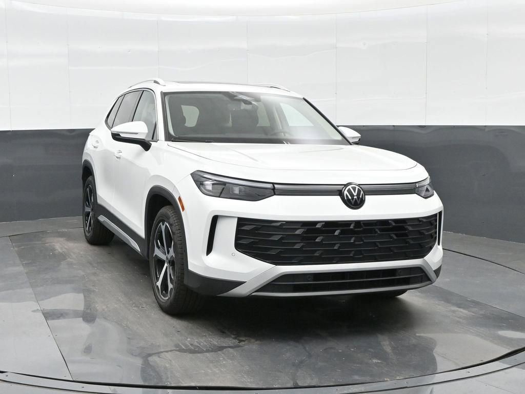 New 2026 Volkswagen Tiguan SE image 2