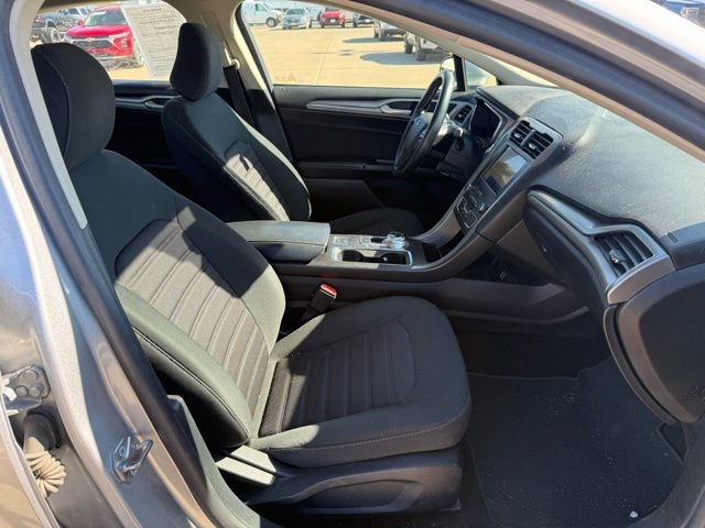 Used 2020 Ford Fusion SE image 24