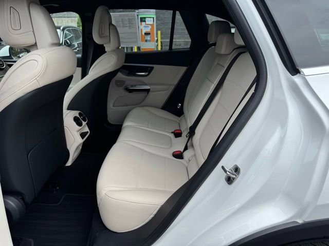 Used 2026 Mercedes-Benz GLC 300 4MATIC image 13