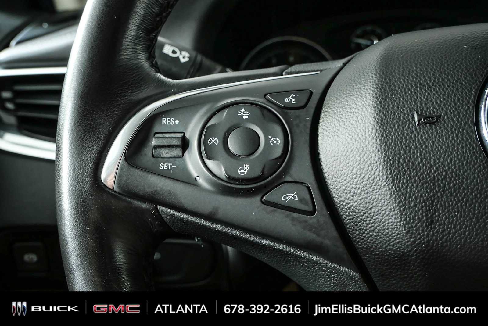 Used 2020 Buick Enclave Premium w/ Sun and Sites Package FWD image 11