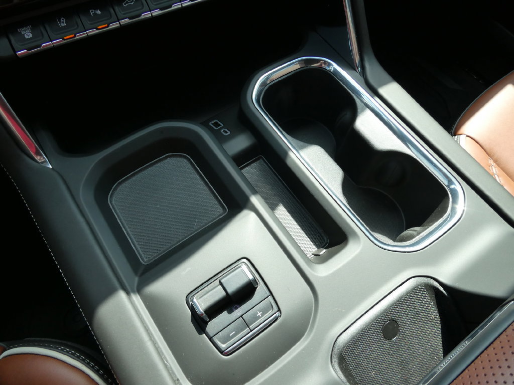 Certified 2025 GMC Sierra 3500 Denali Ultimate w/ LPO, GMC Protection Package AWD/4WD image 32