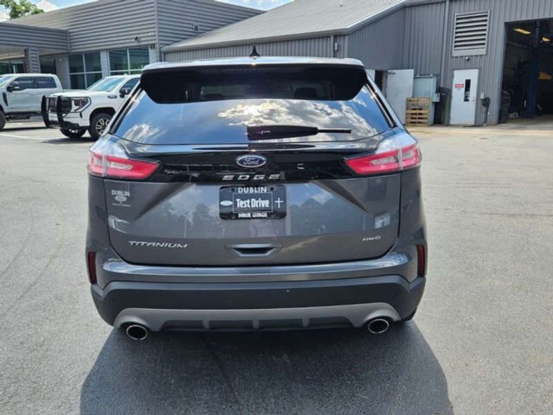 Used 2024 Ford Edge Titanium image 12