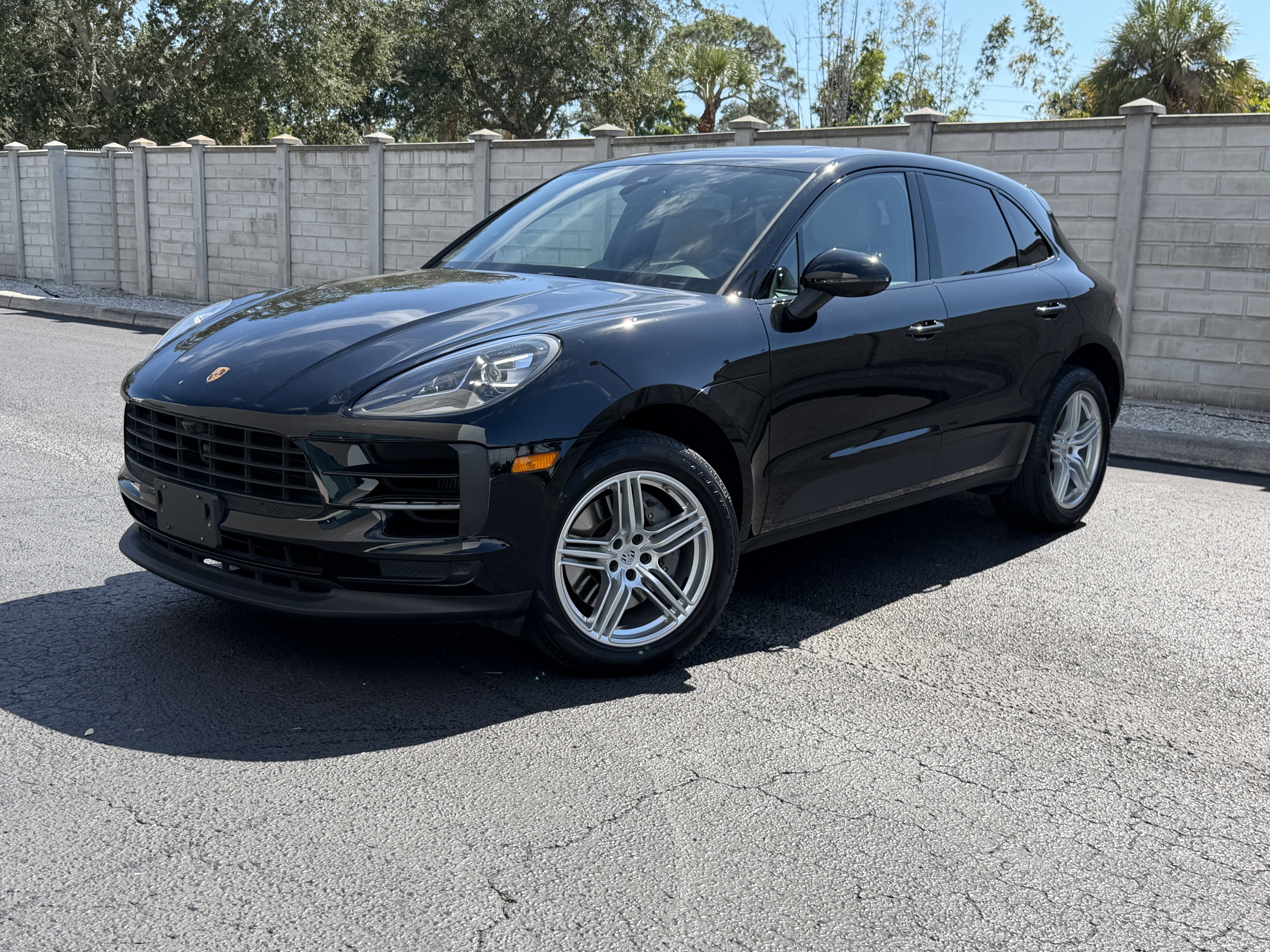 Certified 2021 Porsche Macan S image 1