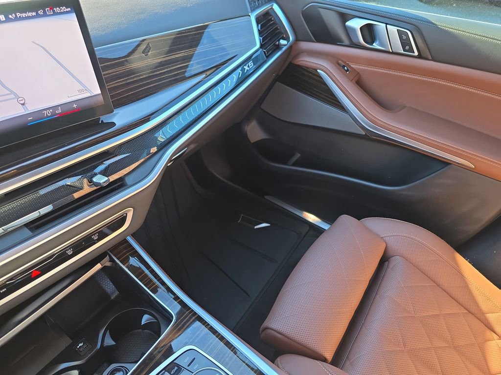 Used 2025 BMW X5 xDrive50e w/ Premium Package image 32