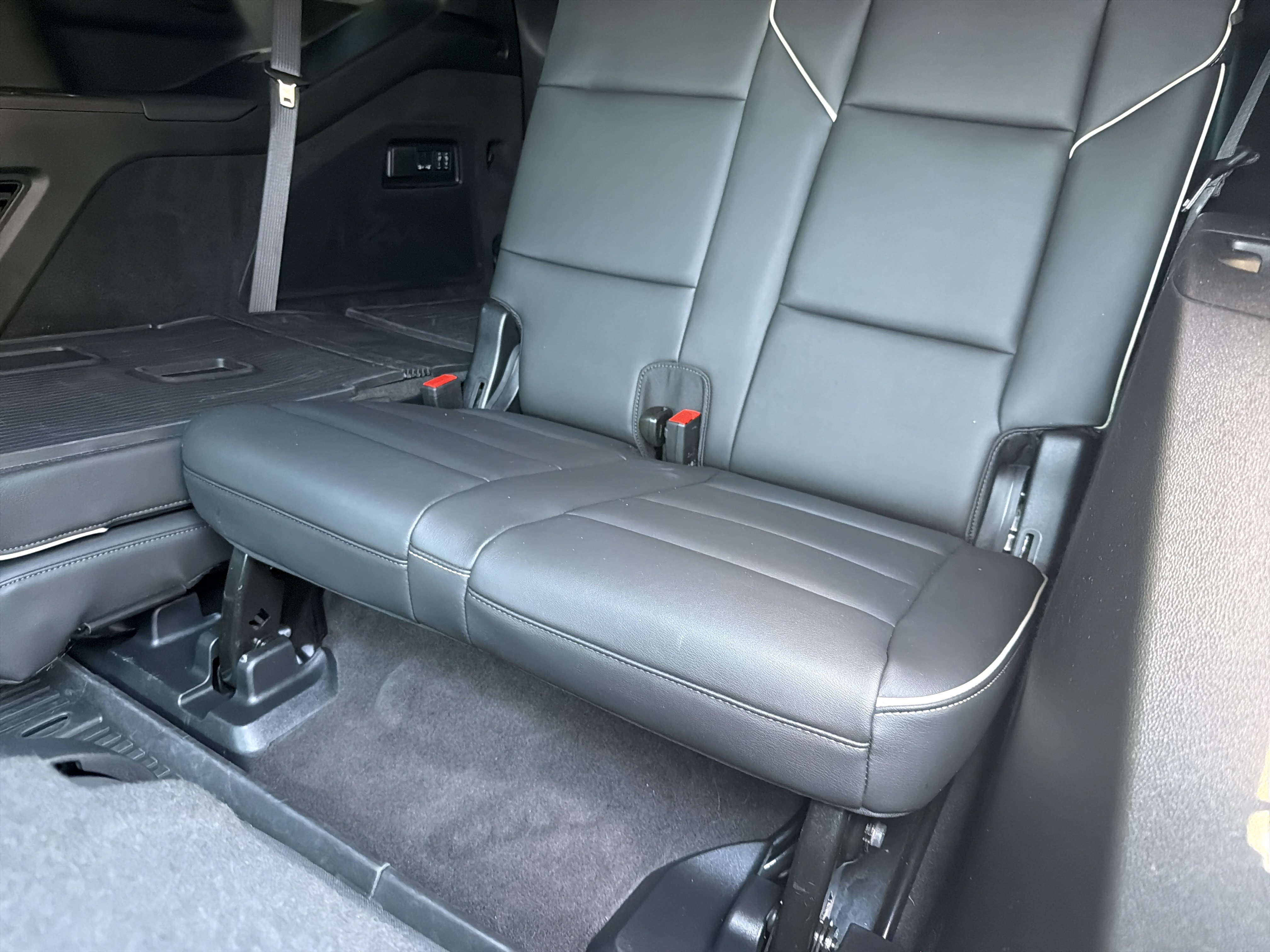 Used 2025 Cadillac Escalade Sport w/ Touring Package AWD/4WD image 21