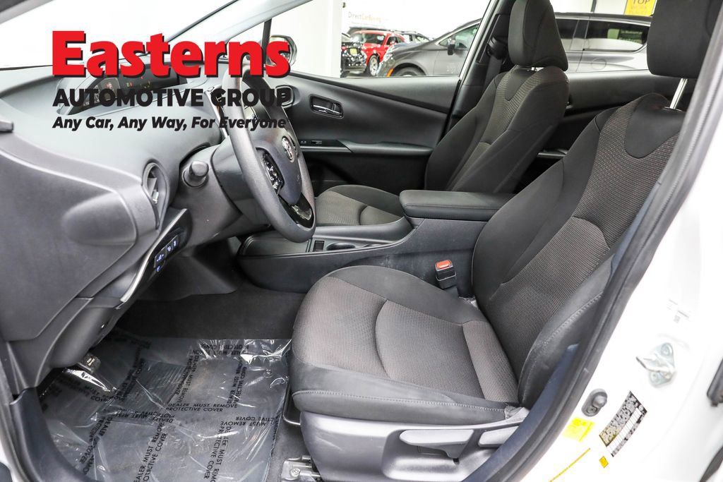 Used 2022 Toyota Prius LE image 14