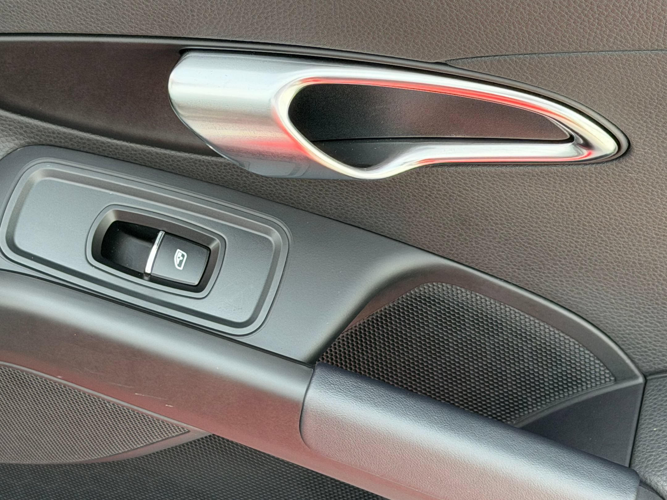 Certified 2025 Porsche 718 Boxster RWD image 13