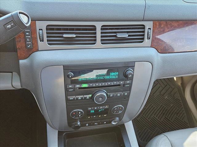 Used 2010 GMC Sierra 1500 SLT w/ White Diamond Tricoat Edition image 13