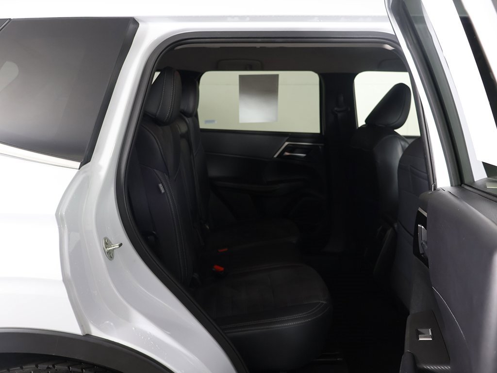 Used 2024 Mitsubishi Outlander SE Black Edition image 33