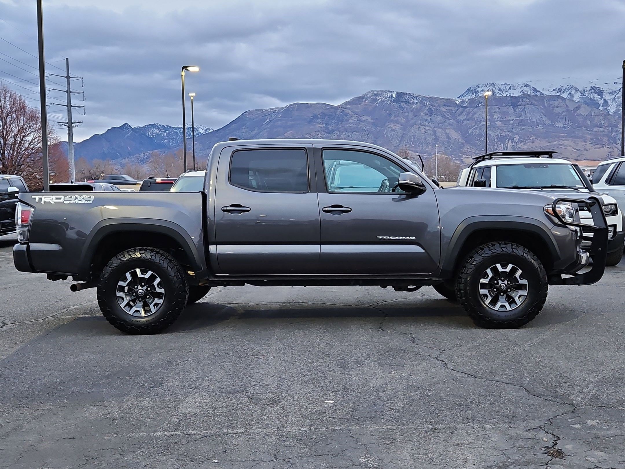 Used 2020 Toyota Tacoma TRD Off-Road w/ Technology Package image 2
