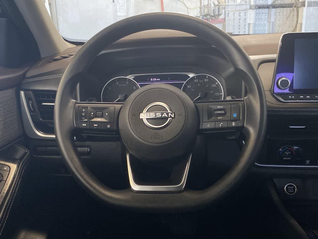 Used 2023 Nissan Rogue SV AWD/4WD image 14