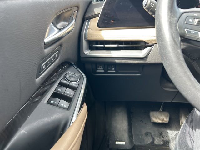 Used 2024 Cadillac XT4 Premium Luxury w/ Technology Package image 15