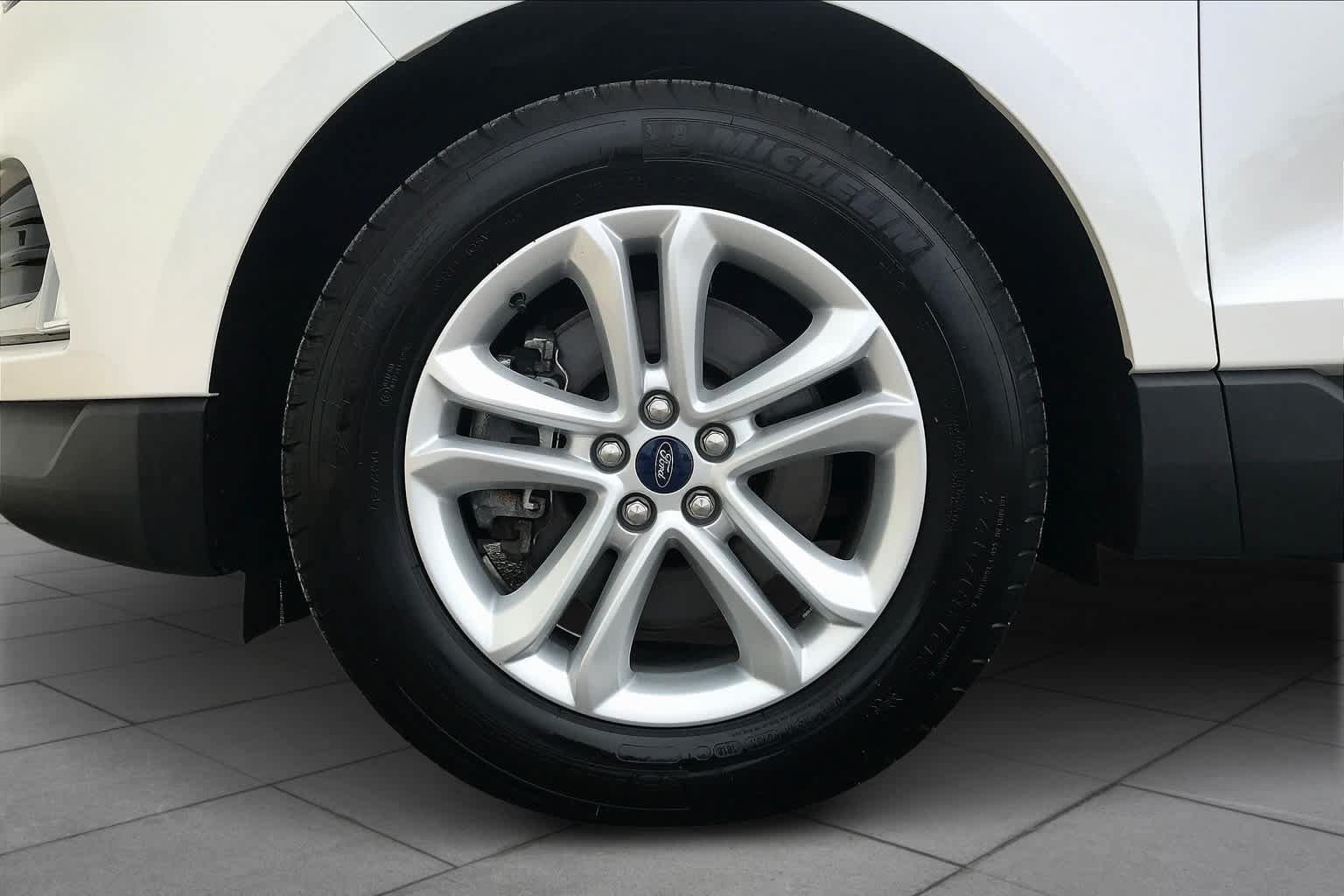 Used 2019 Ford Edge SEL w/ Equipment Group 201A AWD/4WD image 11