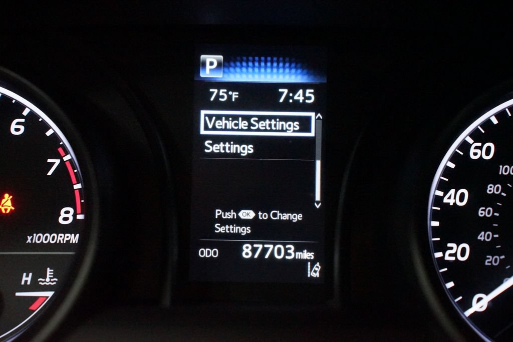 Used 2022 Toyota Camry SE FWD image 17