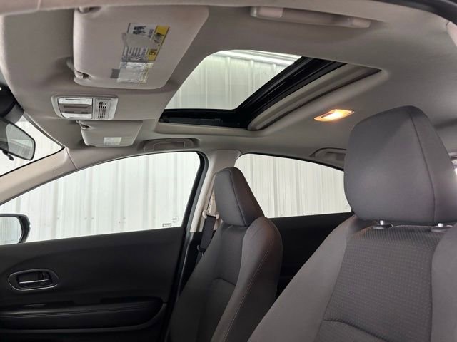 Used 2022 Honda HR-V EX image 9